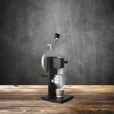 Moinho manual de grãos de café de alumínio de tipo metálico com alça de volante e burr italiano