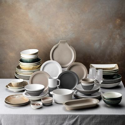 Servidores de mesa de cerâmica nórdica Conjunto com desenho de relevo esmaltado mate Copas Pratos Placas de tigelas