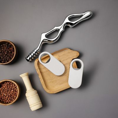 Abridor de garrafas magnéticas de aço inoxidável espessado não escorregadio para cor personalizada