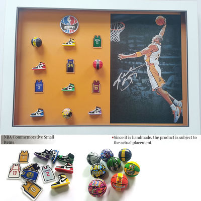 Galeria Wall Sets 'Club Basketball Star' pintura com Jordan e LeBron James em cores personalizadas