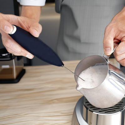 2023 Espinador de café elétrico de aço inoxidável a bateria para espuma de leite