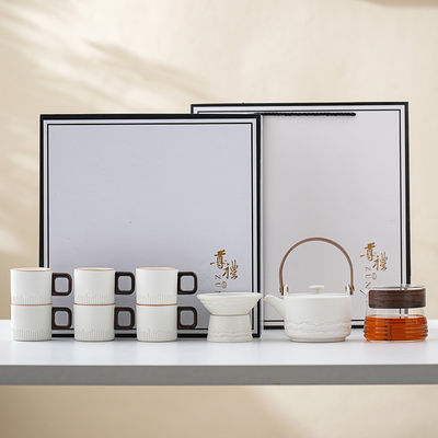 Copo de café de porcelana de cerâmica com alça de madeira e logotipo personalizado