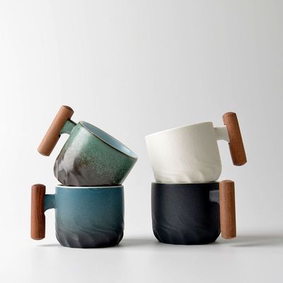 Tipos de copos de bebida pratos de cerâmica japonesa delicada pequeno conjunto de copos com alça de madeira 500ml Capacidade