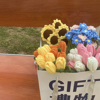 Decoração única de mesa de seda com bolsas de girassol e margarida de malha para presentes preciosos