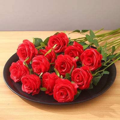 Rosas de Veludo Vermelho Artificial Flores Decorativas Únicas para o Dia da Mãe Loja de Casamento