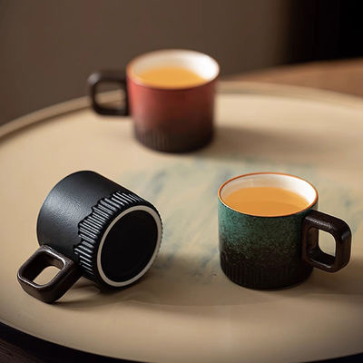 Taça de café de cerâmica compacta nórdica 50 ml com design rural e alça de madeira