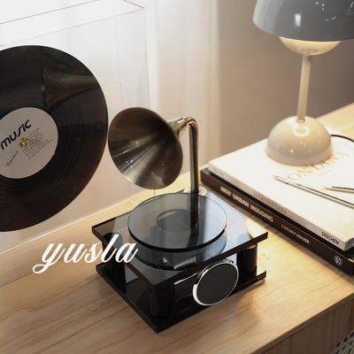 Temática de arte Escultura de decoração de interiores Chumbo de cristal Retro Record Player com técnicas gravadas