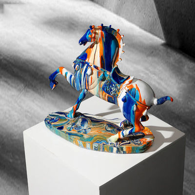 Ornamento de resina de cavalo galopante antigo Uma decoração única e elegante para celebrações