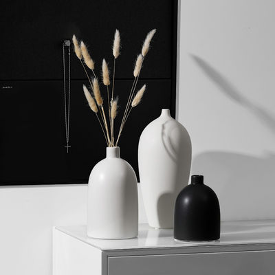 Decoração de mesa de vaso cerâmico preto e branco moderno para ocasião de aniversário