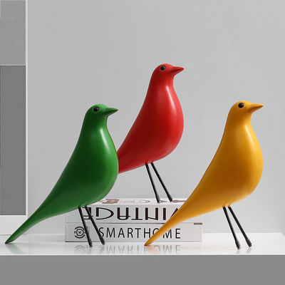 Ornamento de resina de cores múltiplas Design de pássaro simples para estilo Art Deco Sala de estar em casa