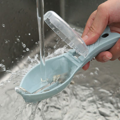 Diga olá para limpar os balcões da cozinha com este raspador manual de balança de peixe