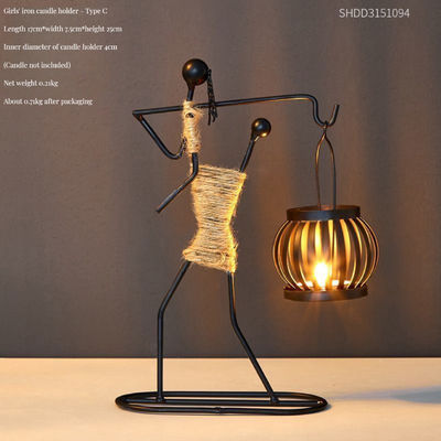 Dimensões personalizadas Romantic Silver Iron Candlestick Holder para Natal e Decoração Doméstica