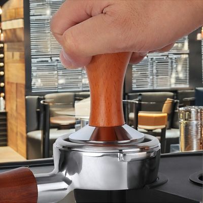 Espresso de aço inoxidável manipulador com alça de madeira 51mm 53mm 58mm tamanhos tipo cerâmica osso