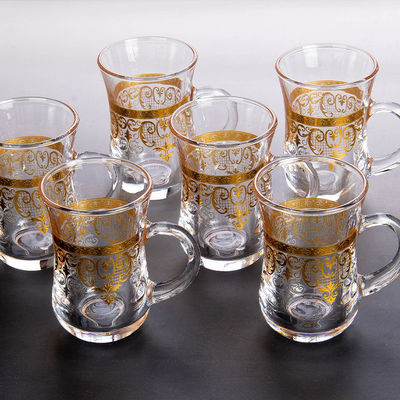 Copo de vidro em forma de montanha para beber suco de café ou sorvete