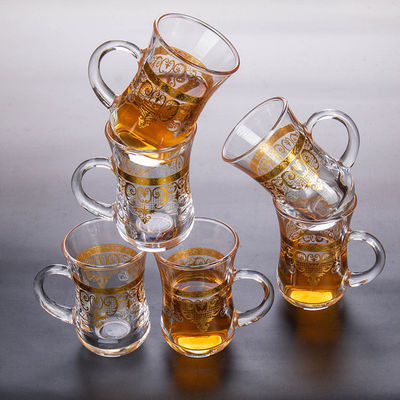 Copo de vidro em forma de montanha para beber suco de café ou sorvete