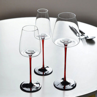 Flutas de fundo concavas com listras verticais coloridas VINHO VÍNIO com caule sem tipo cerâmico