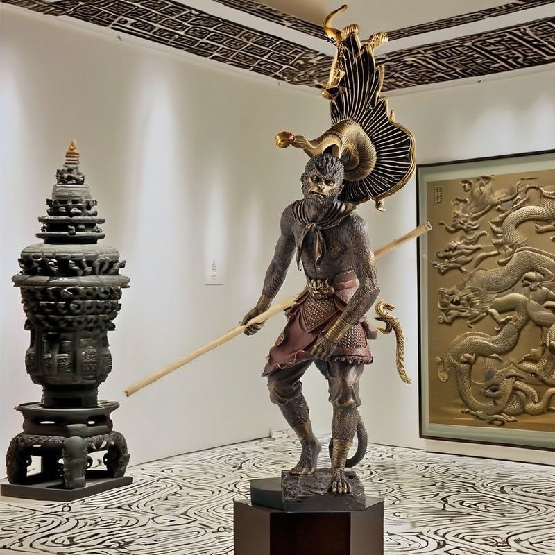 Estátua Wukong de cobre de liga 3D personalizada Um estilo de design contemporâneo para decoração de hotéis