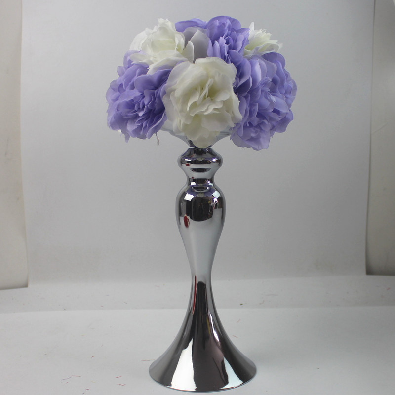 Bela bola decorativa de mesa de flores artificiais de seda para celebrações sazonais