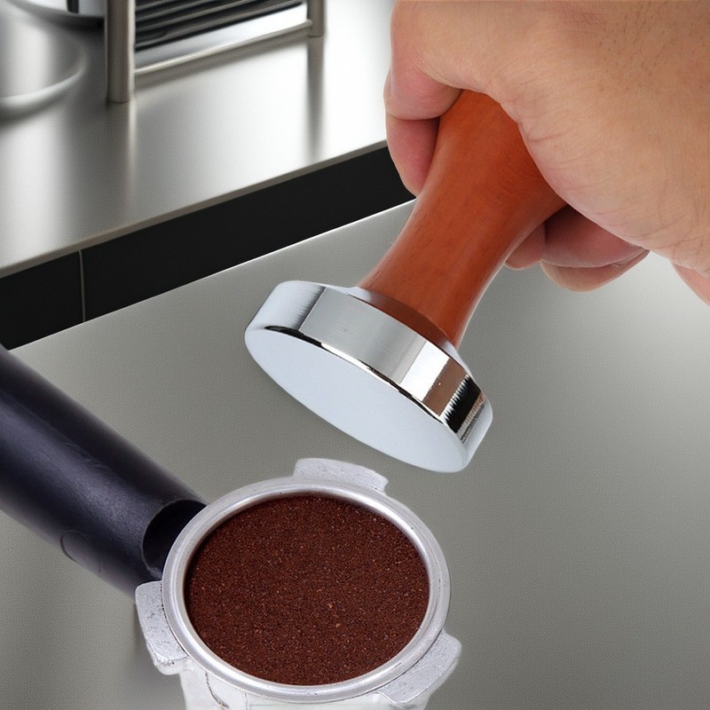 Custom 51mm 53mm 58mm aço inoxidável Espresso Tamper com alça de madeira portátil